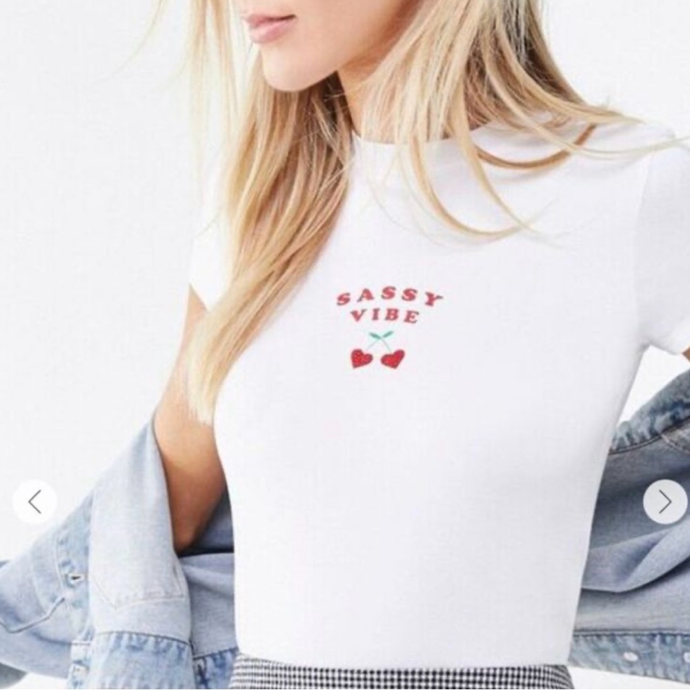 Forever 21 white cropped graphic tee “sassy vibes”
